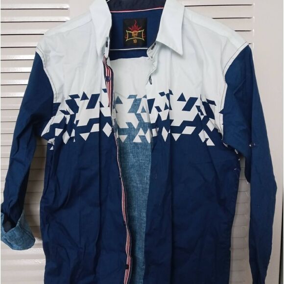 Bundle of Button ups - Picture 5 of 9